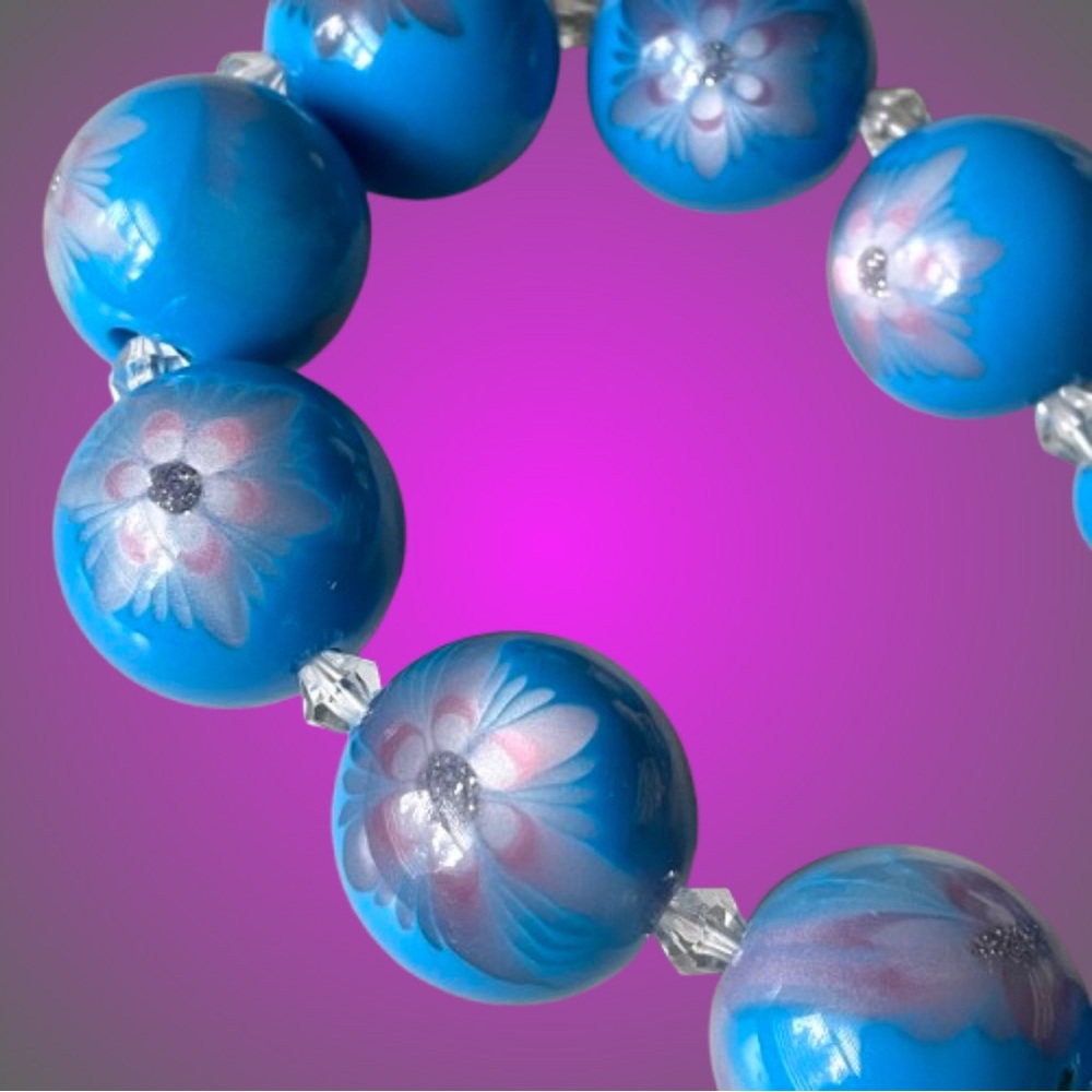 Vintage/style chunky graduated blue floral lucite? beaded necklace